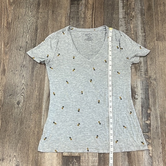 Apt 9 Essentials Gray Pineapple Print Short Sleeve T-Shirt Soft Novelty Sz XS - Picture 8 of 8